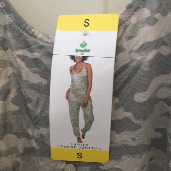 Ladies’ NWT honeydew Grey Camo Lounge Jumpsuit (S) - Picture 6 of 16